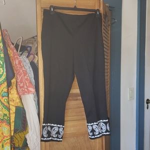 Jones New York crop pants with embroidery trim 12